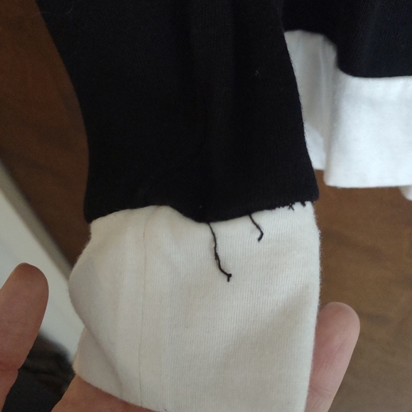 Women's Forever 21 Black & White Top || Small - Picture 8 of 9